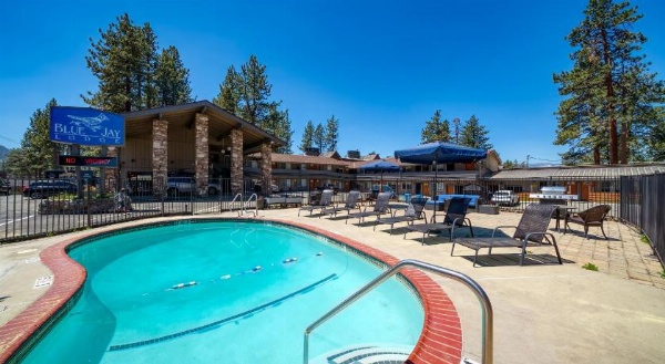 Blue Jay Lodge image 29